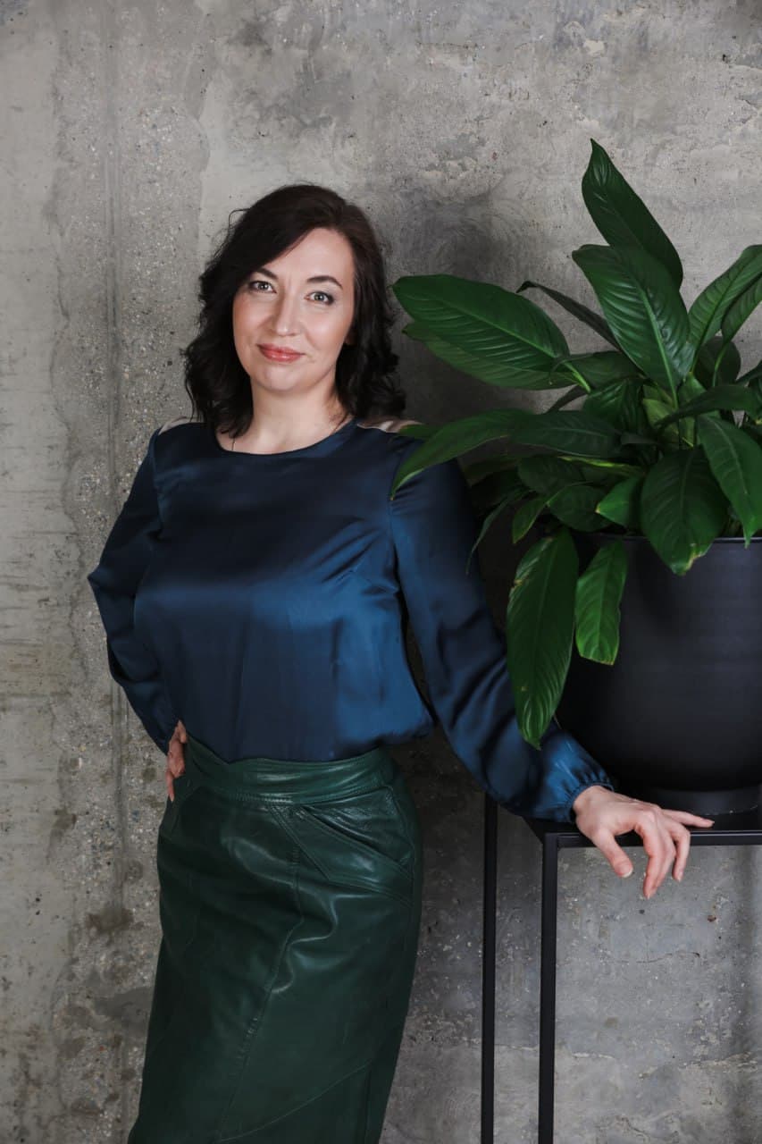 Dr. Elena Stukalova
